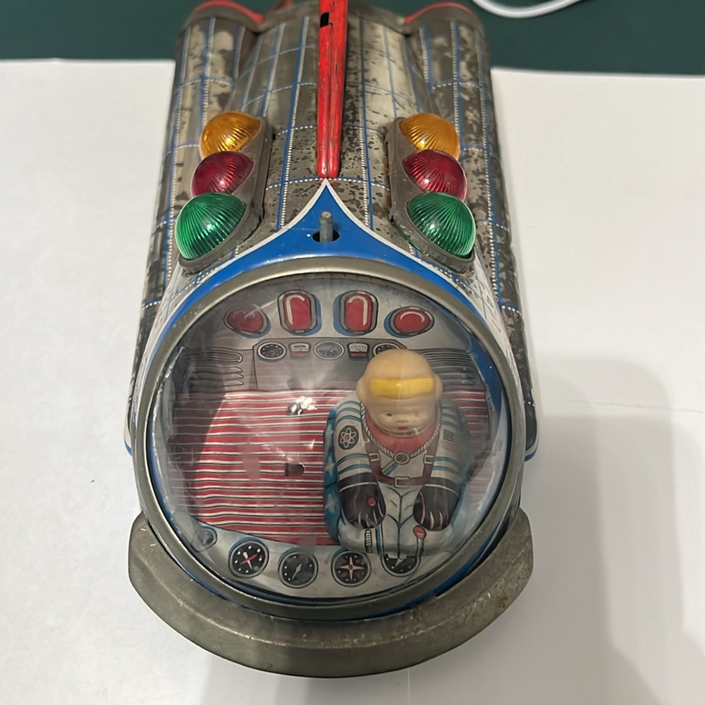 Vintage 1960’s NASA Spaceship - Picture 2 of 7
